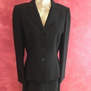 Tahari two piece suit